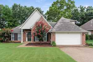 featured image of 5245 Charlotte Oak Cv