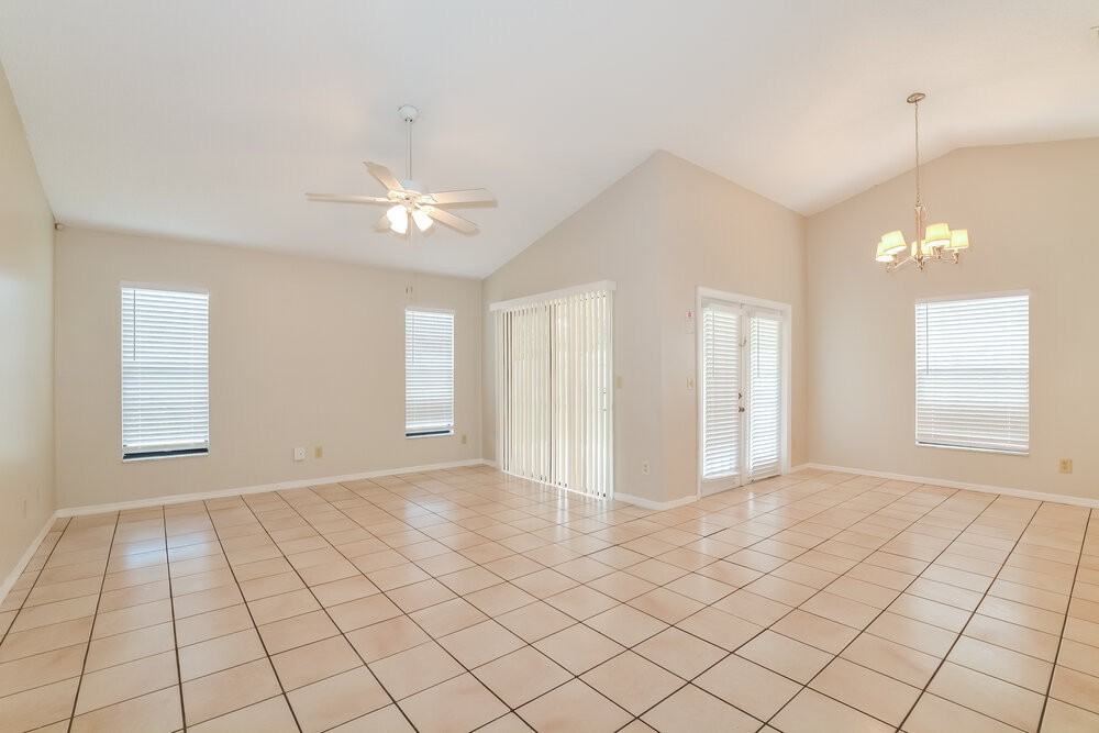 3116 S Horizon Pl - Photo 4 of 16