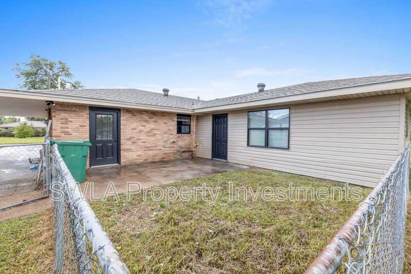 1026 Bee Tree St - Photo 2 of 12