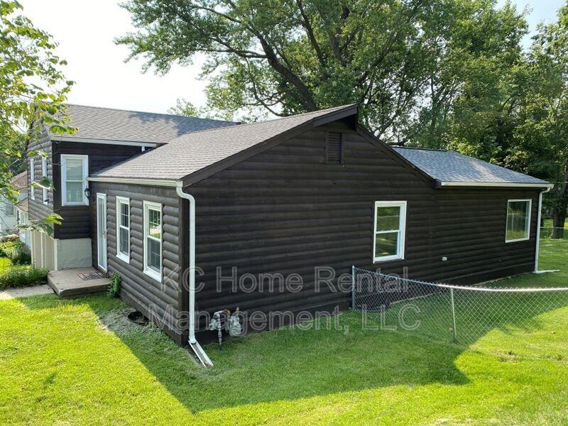 1519 Ne Englewood Rd - Photo 3 of 28