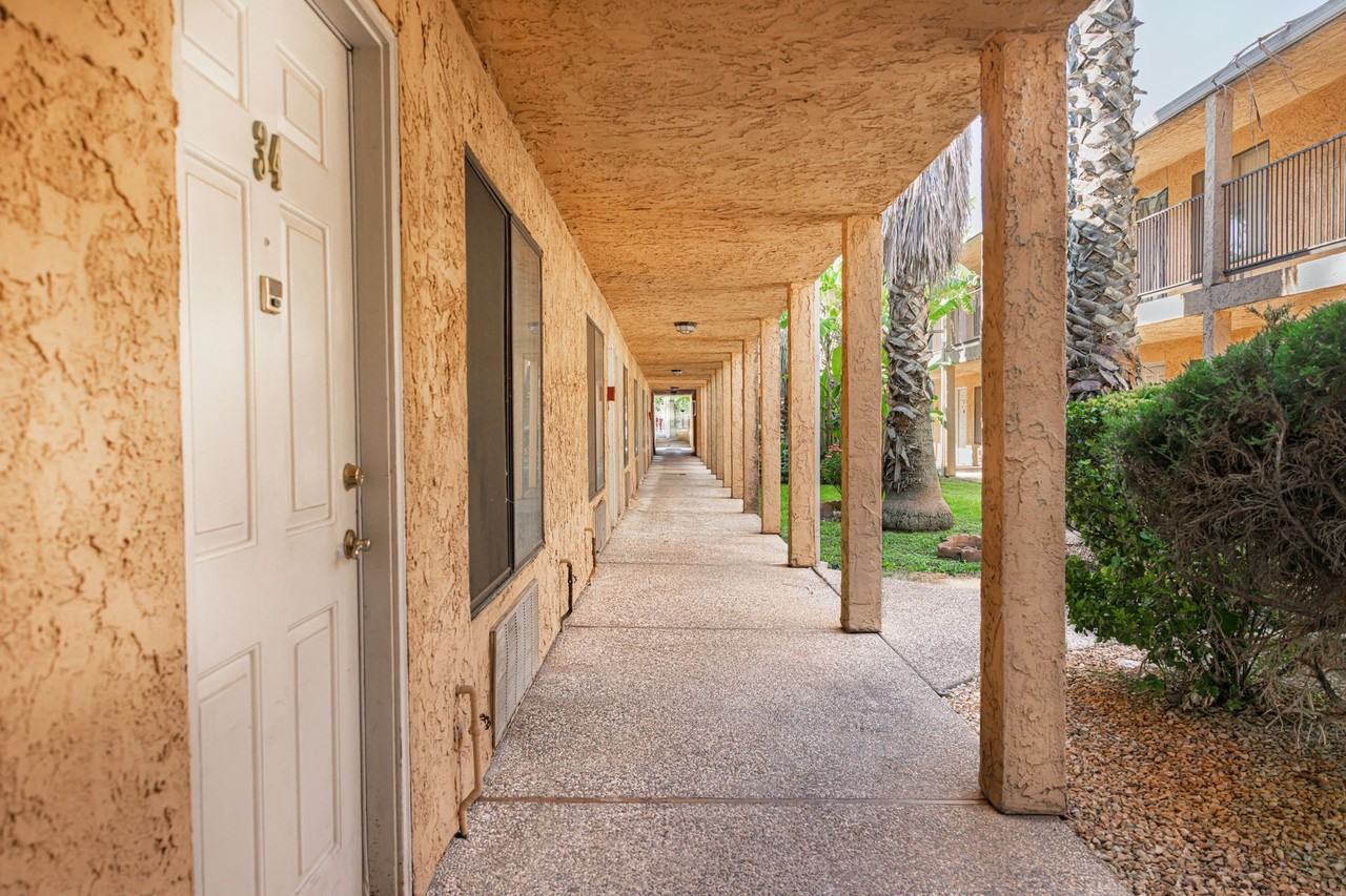 0145 - Photo 4 of 17