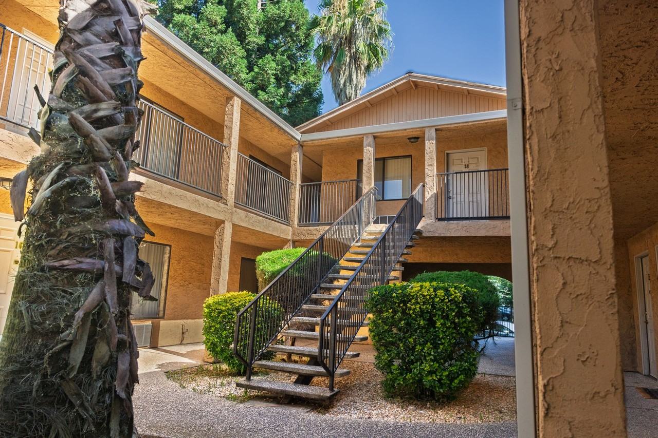 0145 - Photo 6 of 17