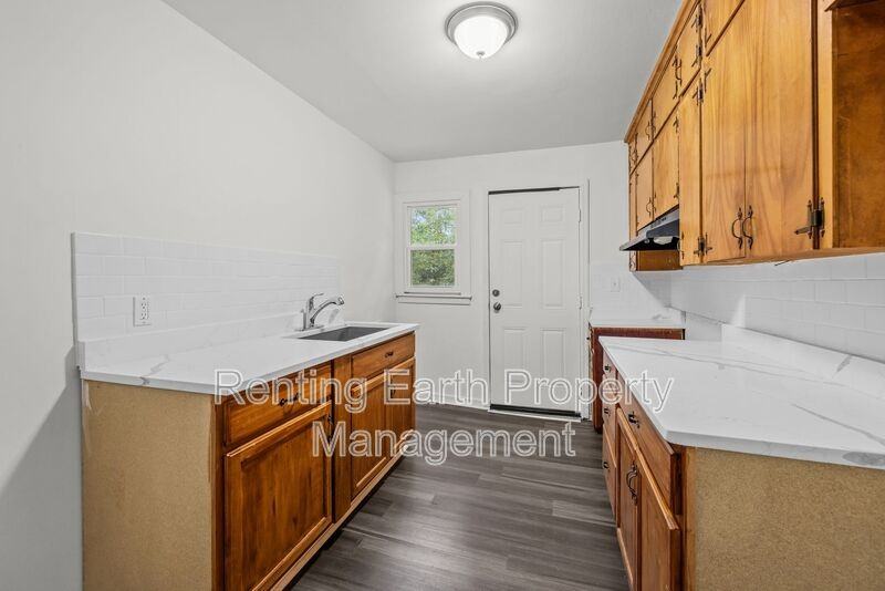 5025 43rd Pl N - Photo 6 of 17