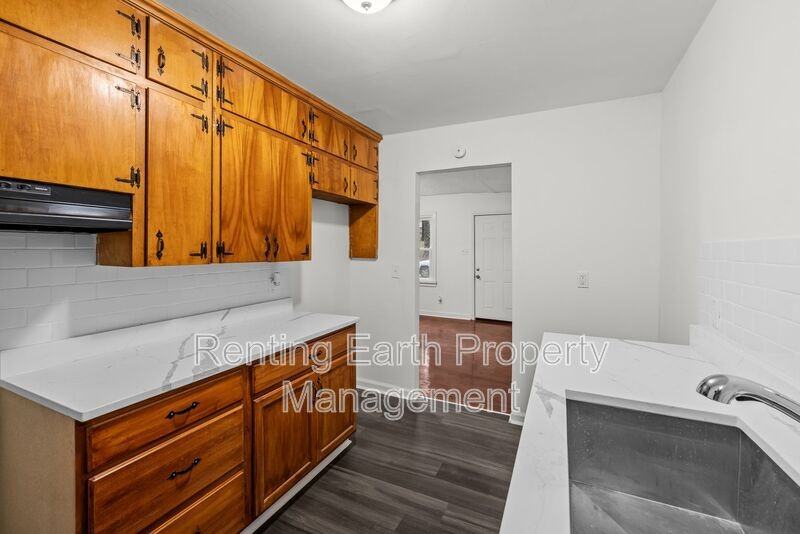 5025 43rd Pl N - Photo 7 of 17