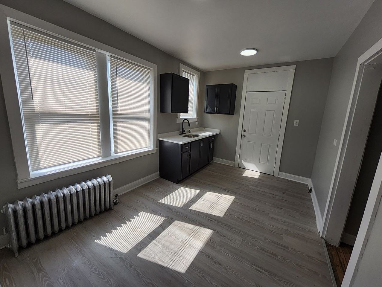 1949 E 73rd - Photo 4 of 12