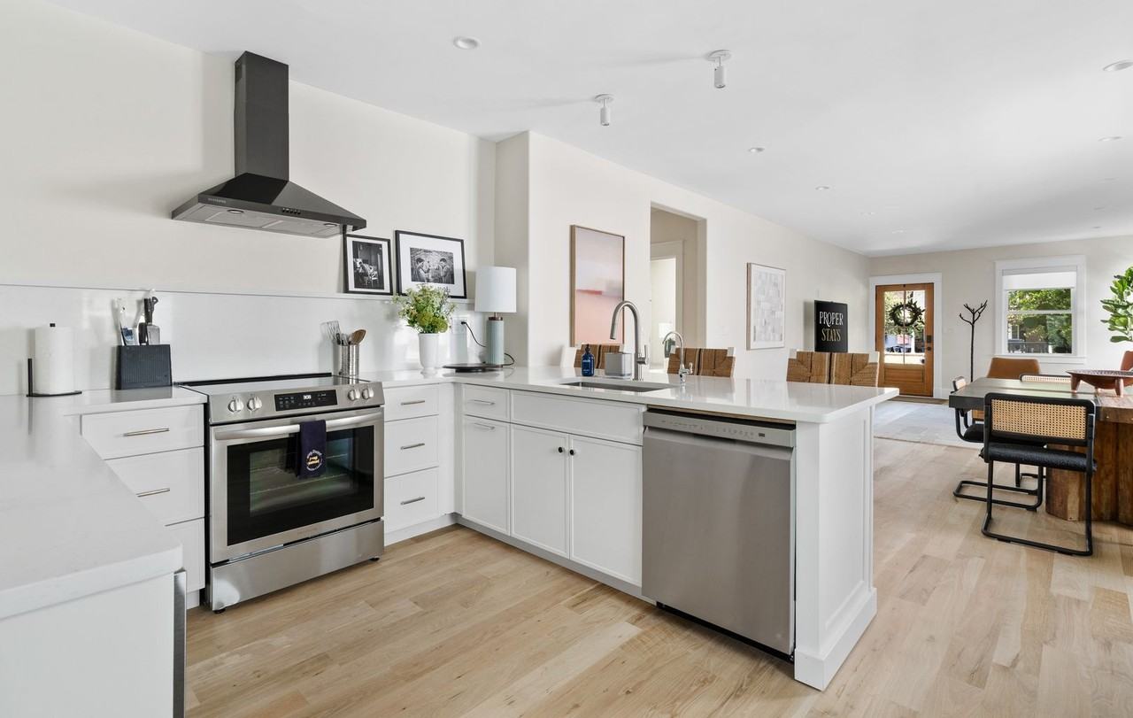 191 W Poplar St - Photo 2 of 29