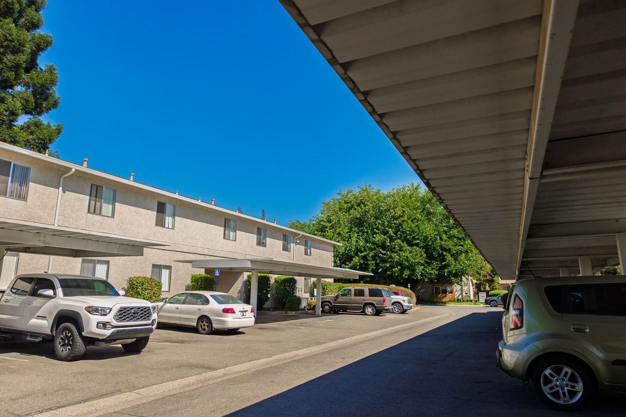 0150 - Photo 2 of 31