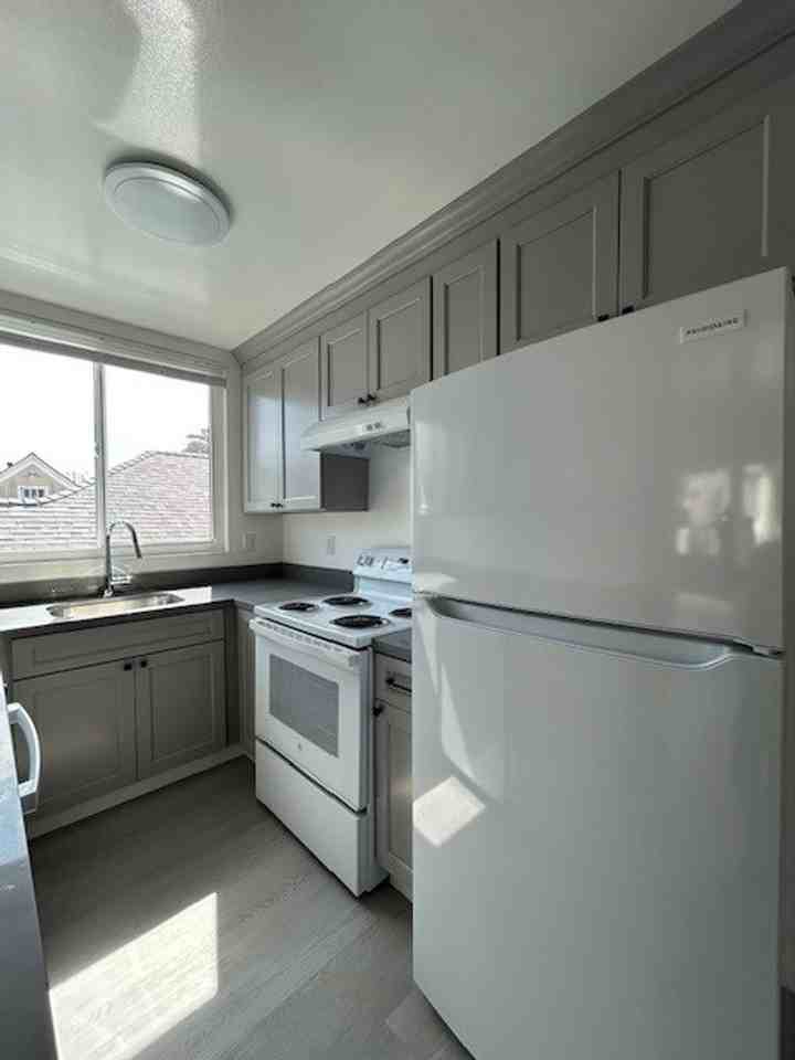 2024 Vine St Apt 2a - Photo 4 of 21