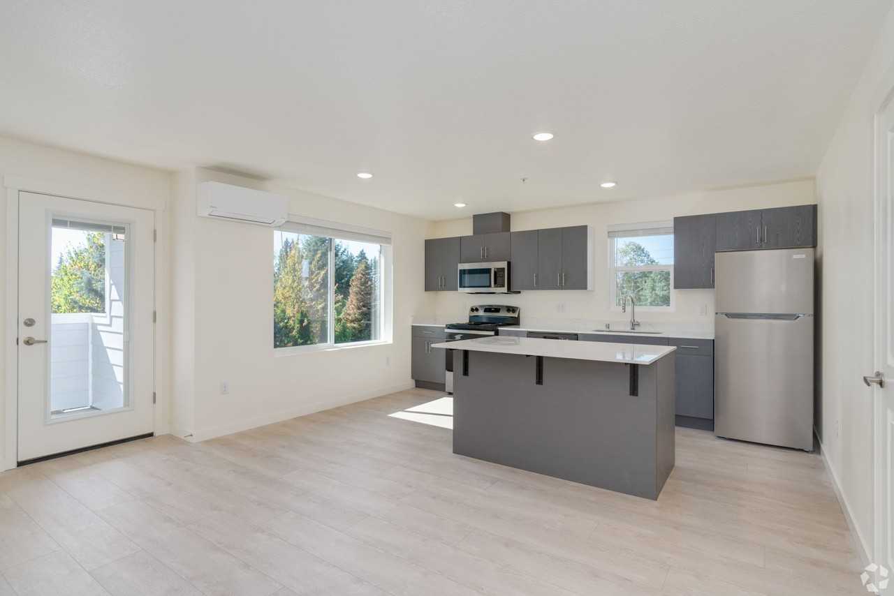 Bella Meadows - Photo 2 of 19