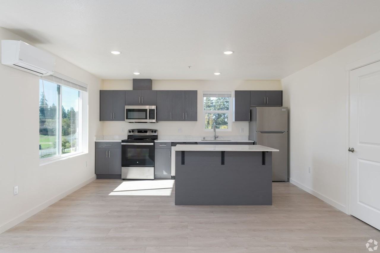 Bella Meadows - Photo 3 of 19