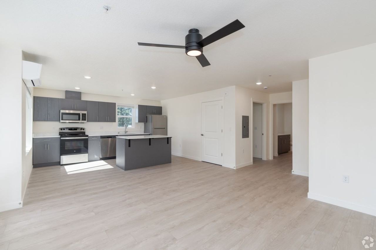 Bella Meadows - Photo 6 of 19