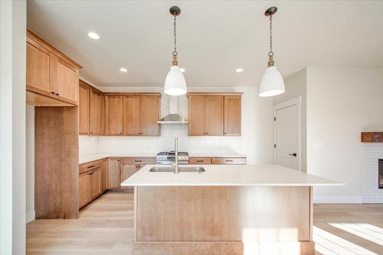 1693 E Cutgrass Ln - Photo 5 of 33