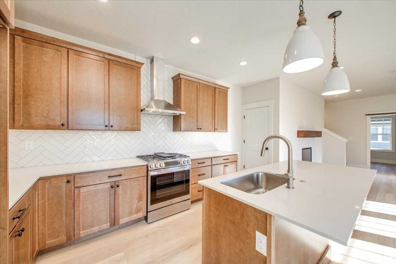 1693 E Cutgrass Ln - Photo 7 of 33