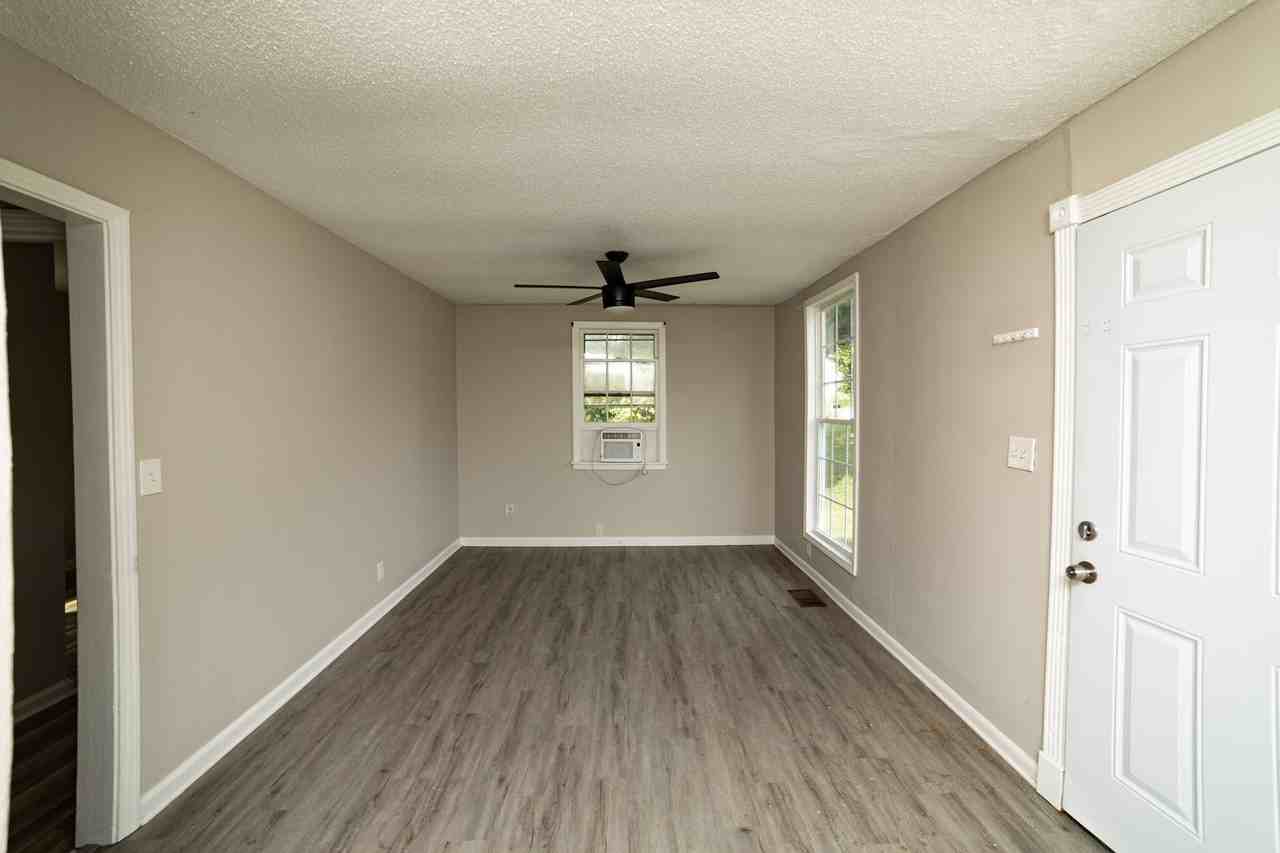 516 Waycross Drive - Photo 2 of 17