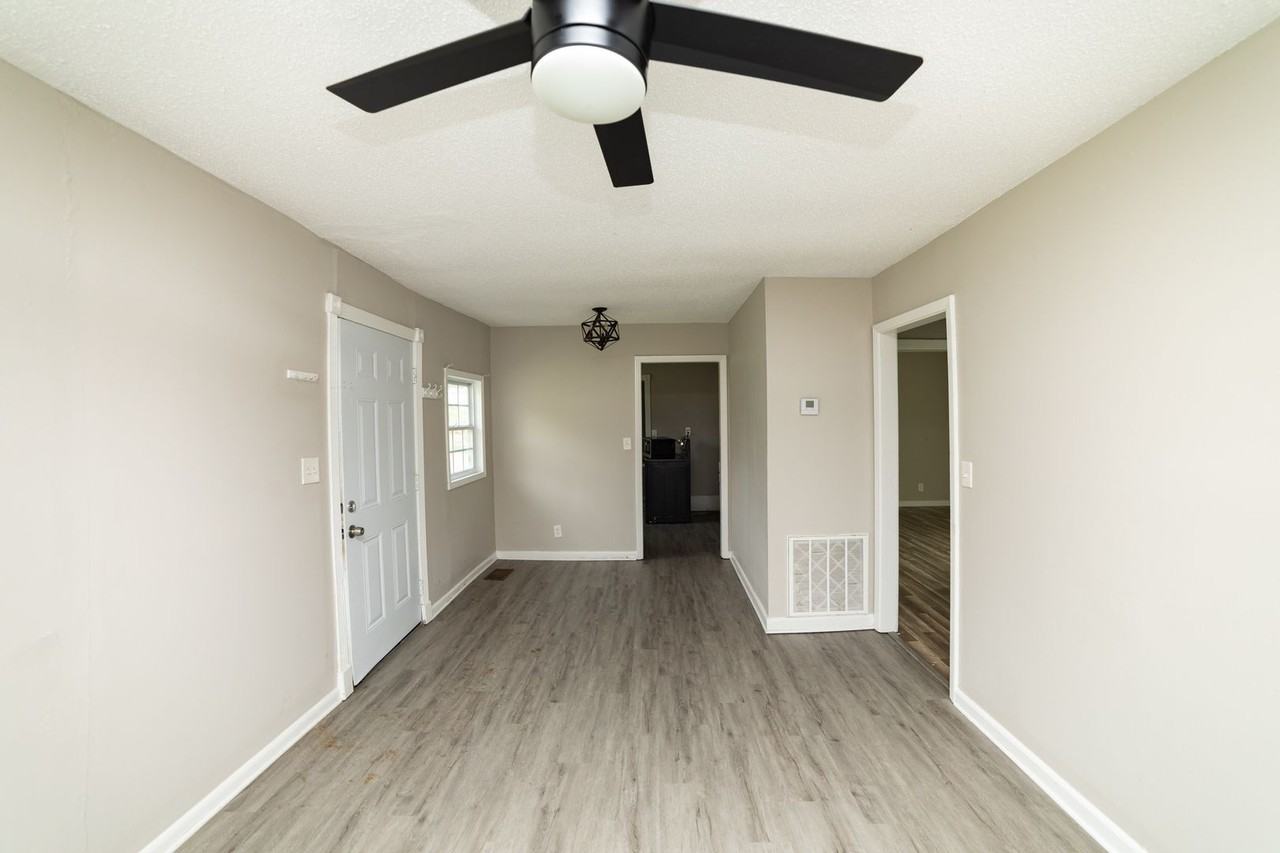 516 Waycross Drive - Photo 3 of 17