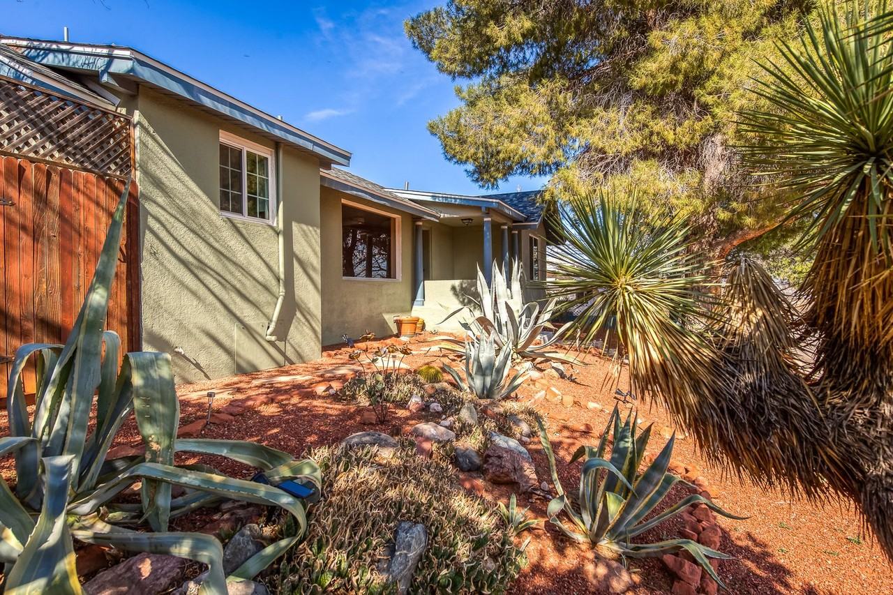 111 Sunset Blvd - Photo 3 of 50