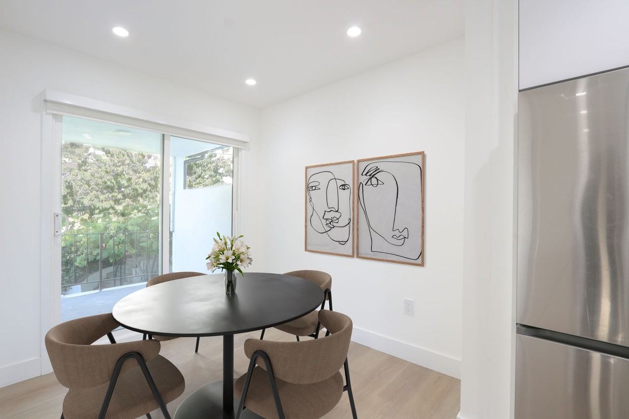 1307 Maltman Ave - Photo 2 of 4