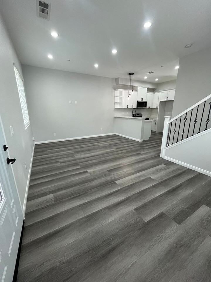 9223 Cypress Ave Fontana, CA 92335 - Photo 3 of 10