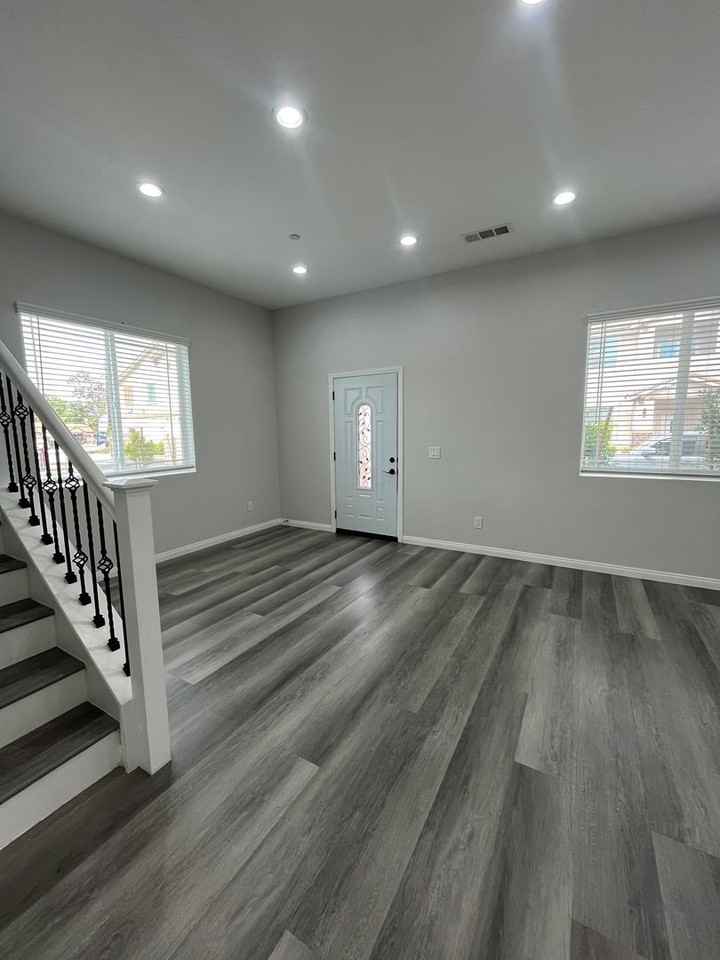 9223 Cypress Ave Fontana, CA 92335 - Photo 4 of 10