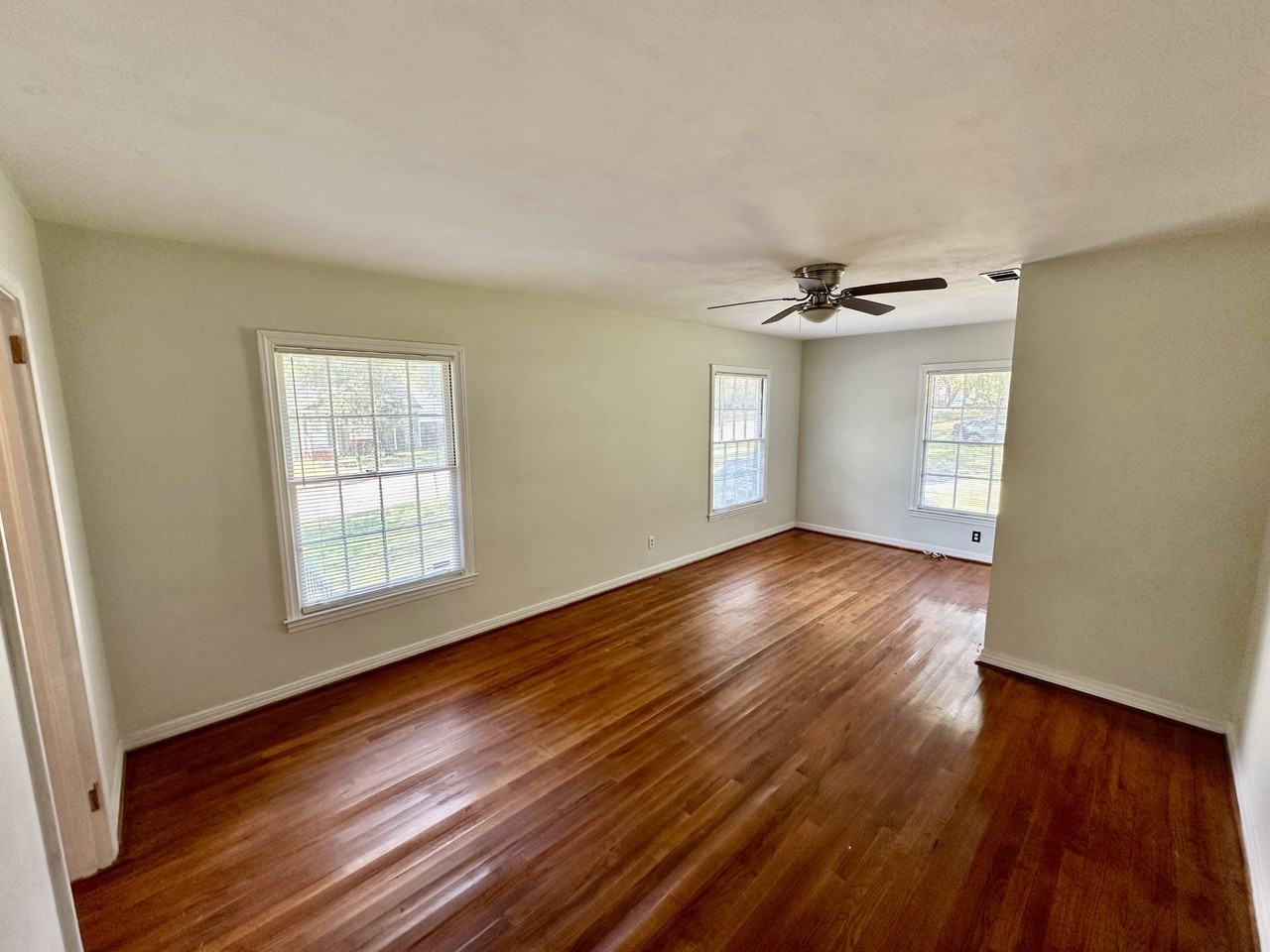 621 Mohawk St - Photo 2 of 18