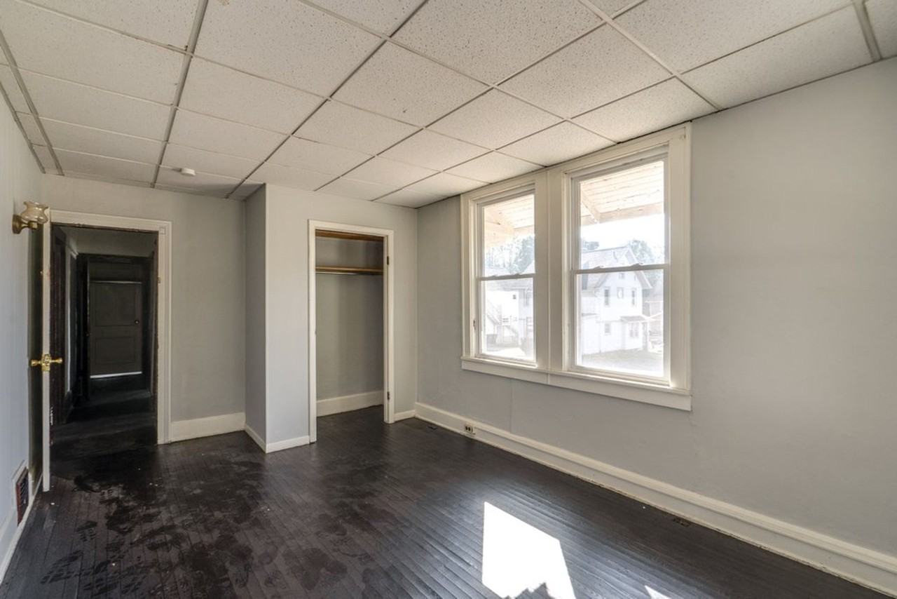 491 Allyn St - Photo 7 of 42