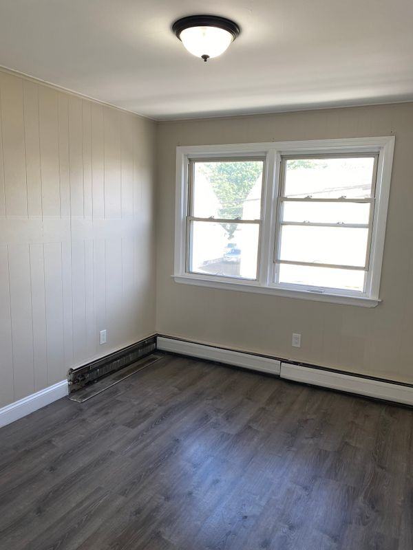 452 Summit St - Photo 3 of 20