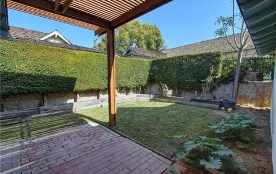 3668 Cedar Ave - Photo 2 of 4