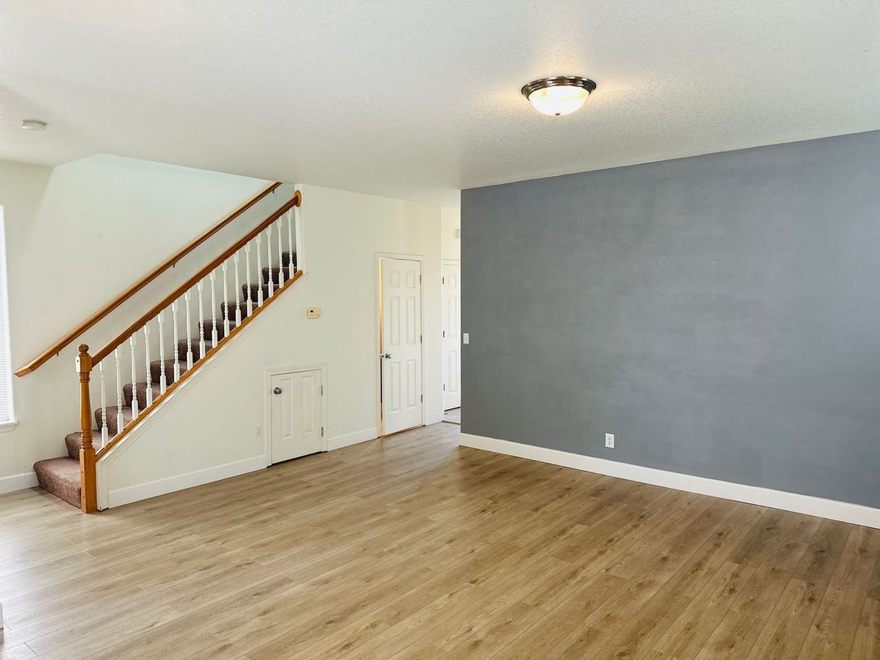 13805 Ne 63rd St - Photo 3 of 22
