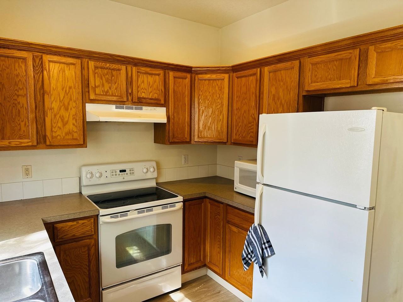 13805 Ne 63rd St - Photo 7 of 22