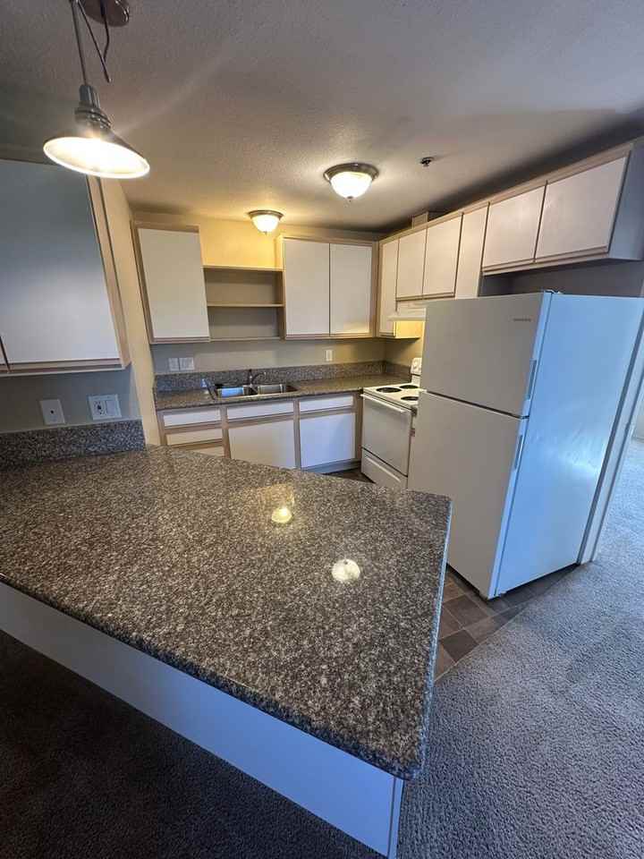121 Nw 21st St #10 - Photo 5 of 8