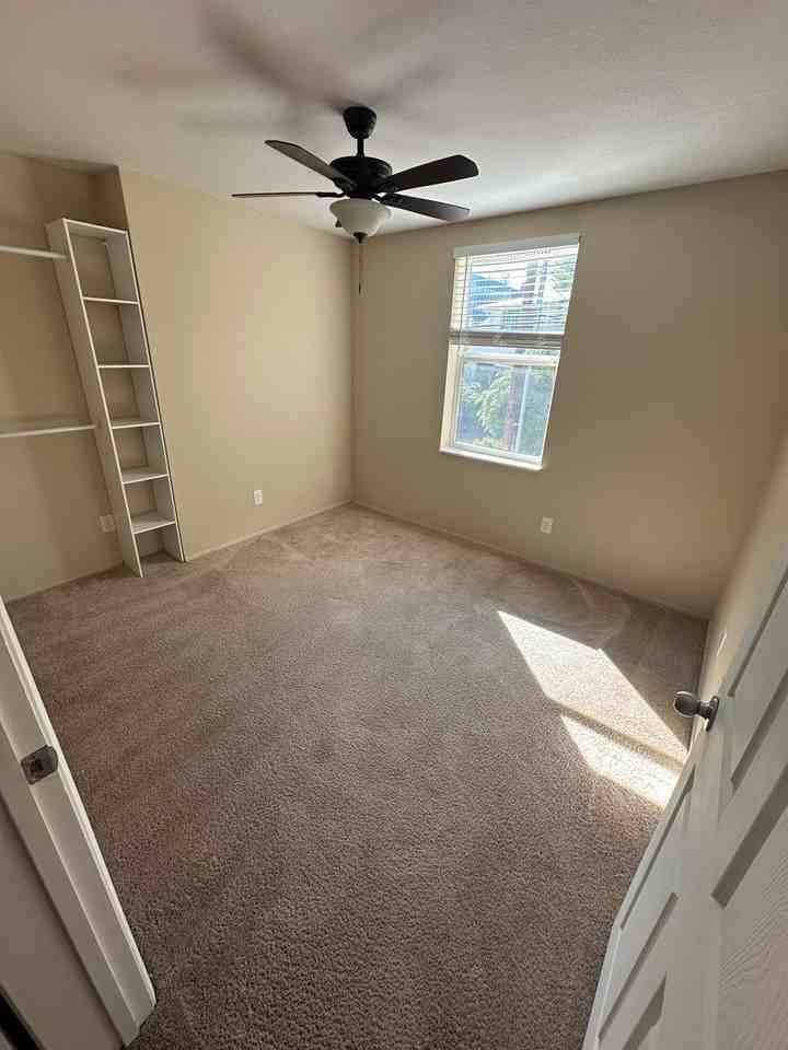 121 Nw 21st St #10 - Photo 7 of 8