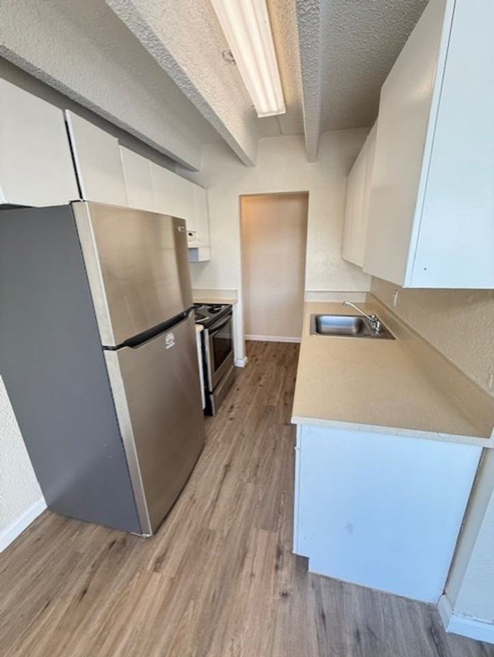 The Lanai Apartments - Photo 5 of 9