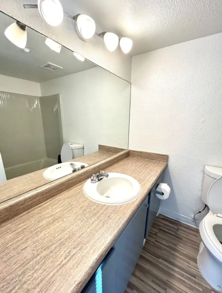 Buenas on Thunderbird - Photo 5 of 32