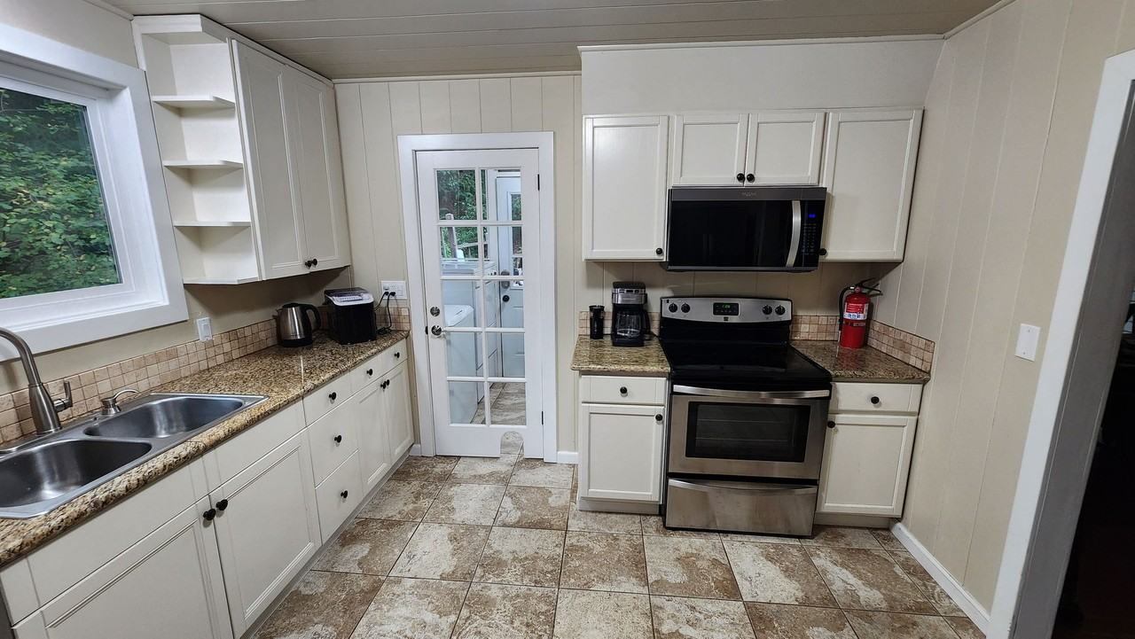 411 Brimblecom Rd - Photo 2 of 27