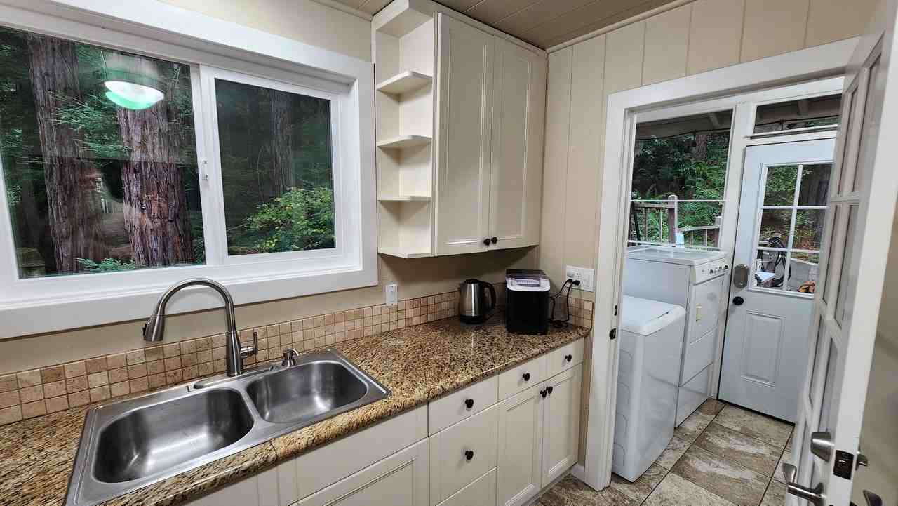 411 Brimblecom Rd - Photo 3 of 27