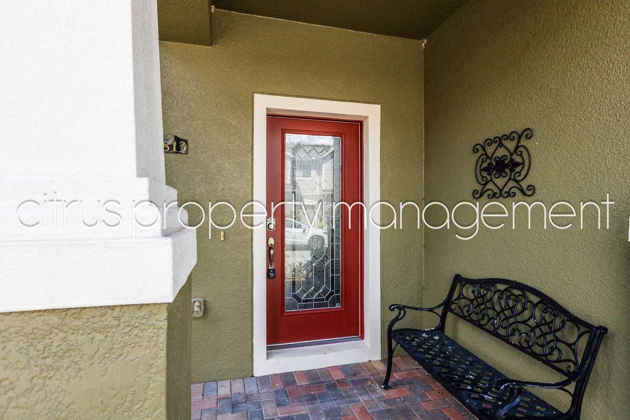 3813 Black Spruce Ln - Photo 4 of 33