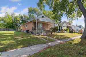 featured image of 19184 Helen St