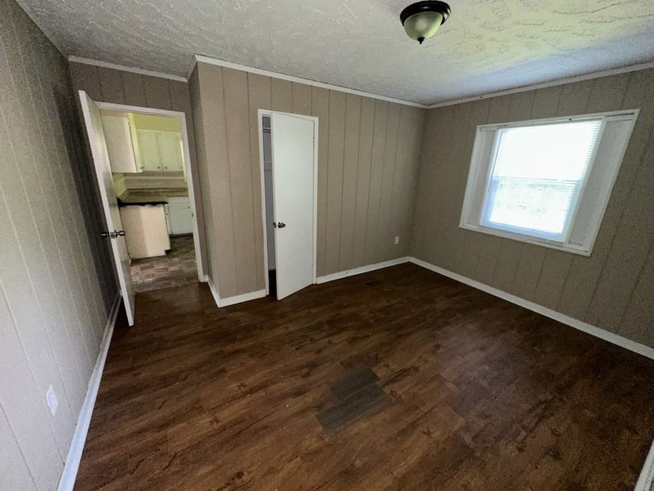 2820 Oak Forest Dr - Photo 3 of 6