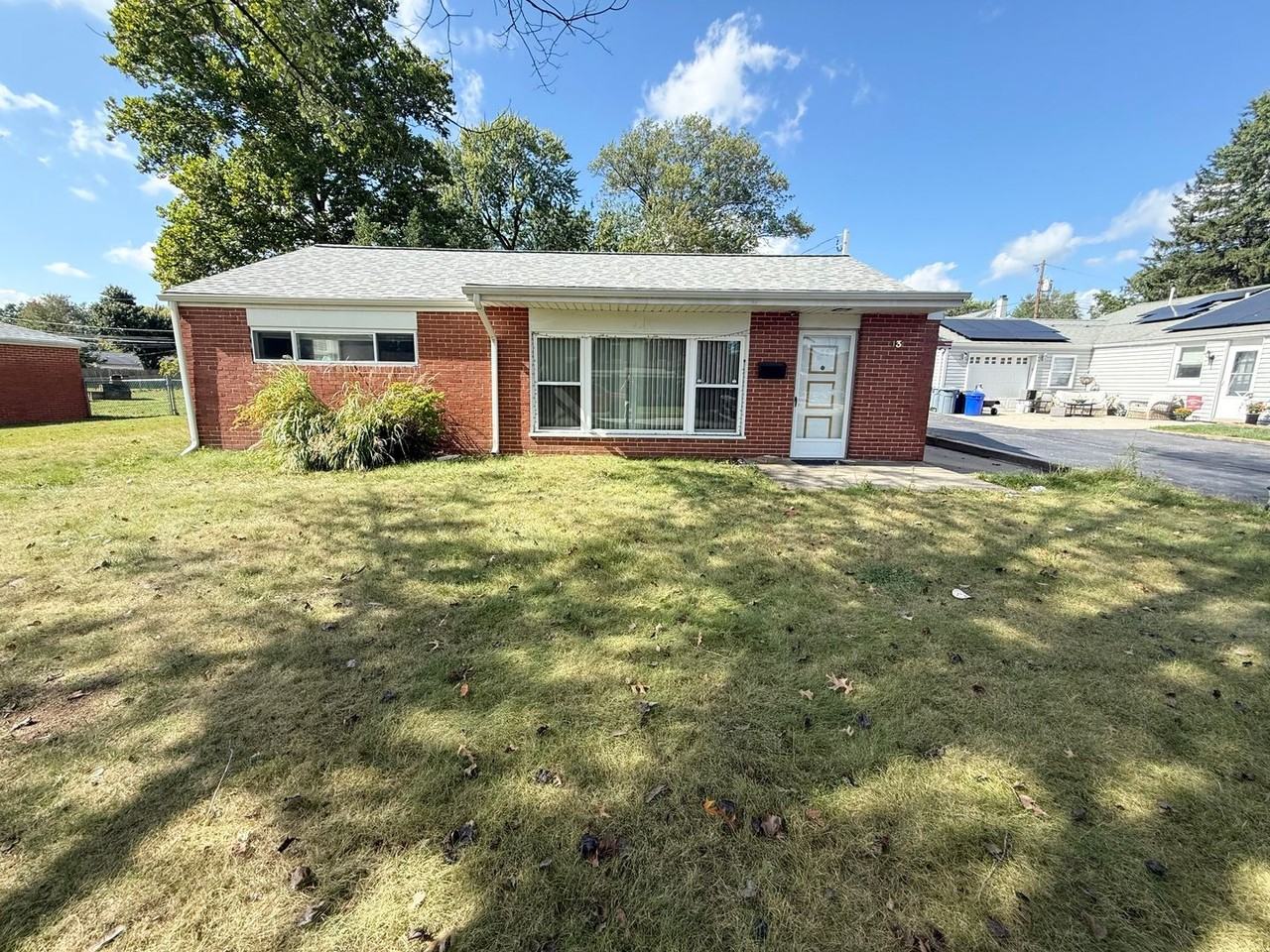 13 Laurel Ln - Photo 2 of 23