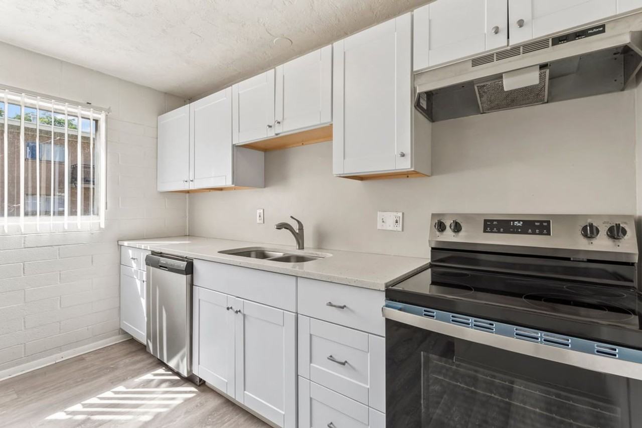 Towne Apartments - Photo 5 of 25