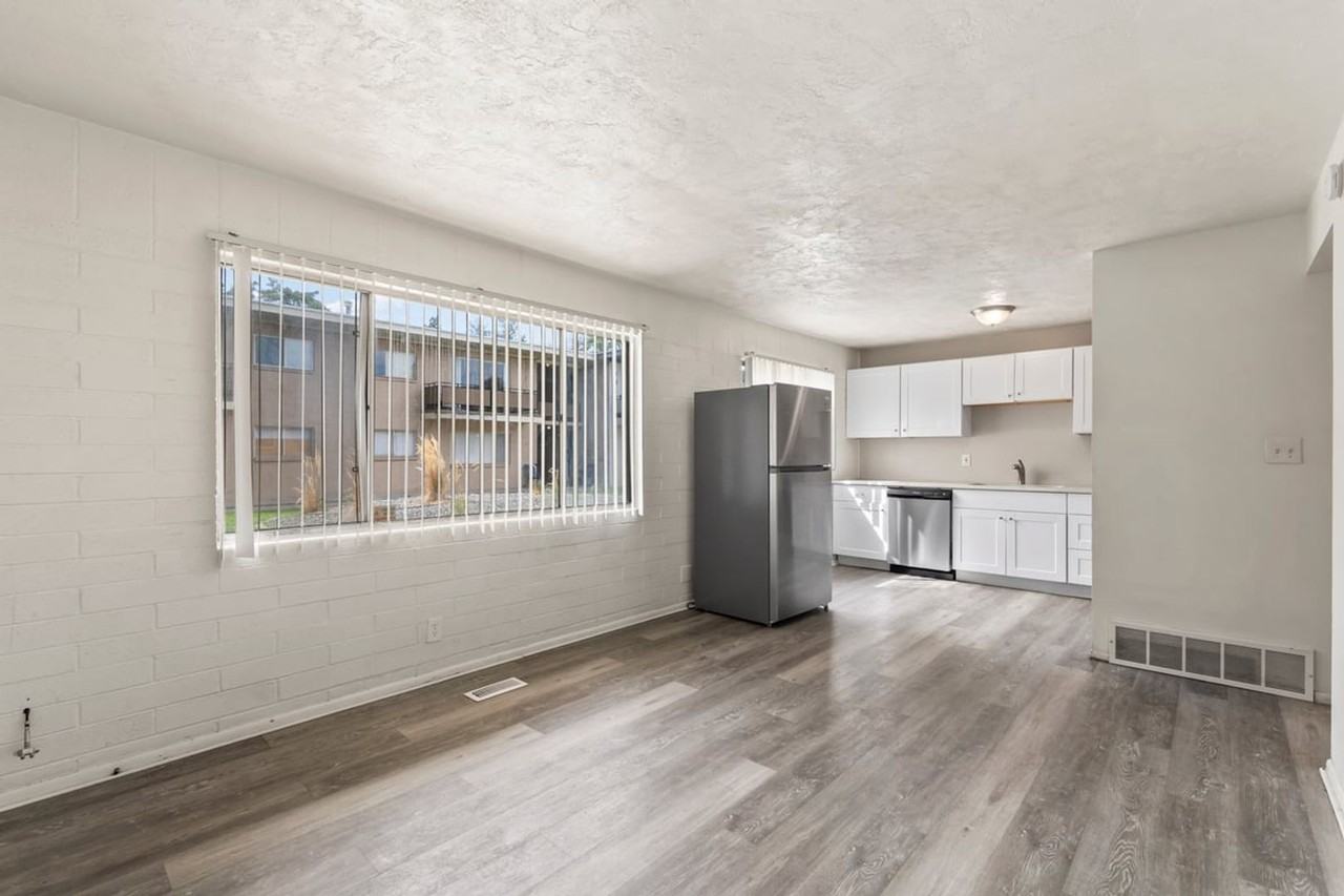 Towne Apartments - Photo 4 of 25