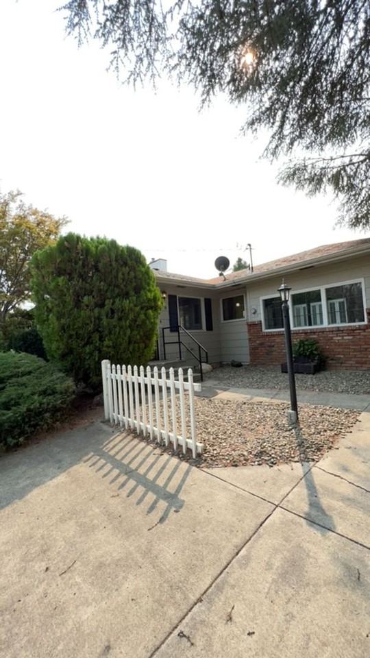 708 Preston Ave - Photo 2 of 36