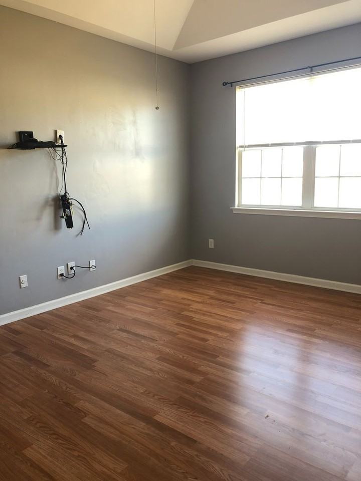 520 Lois Way - Photo 3 of 15