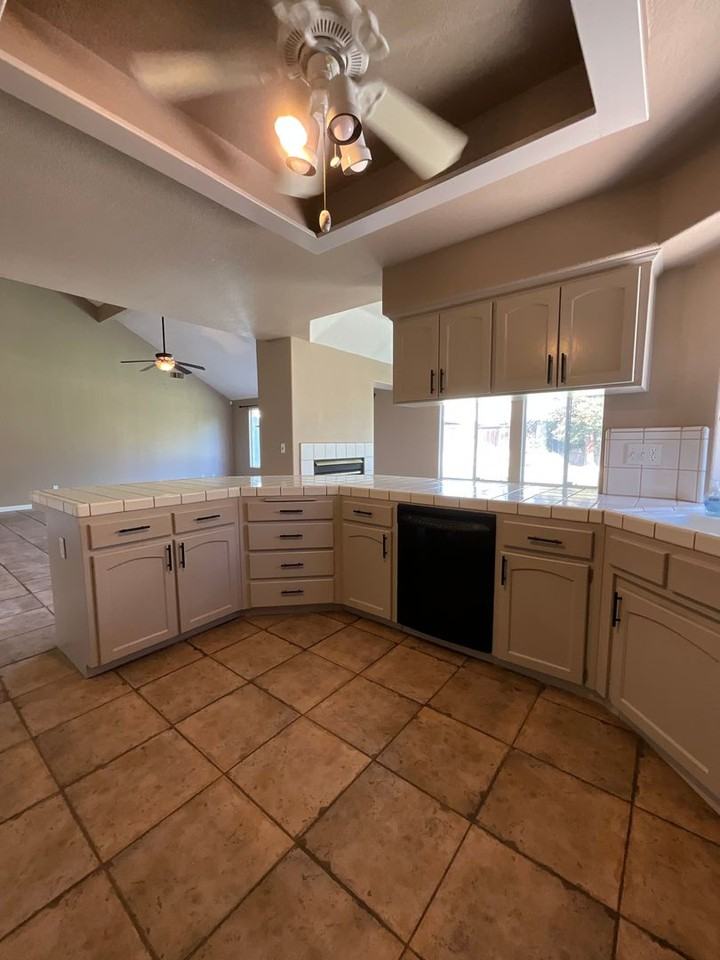 3706 W Ellery Ave - Photo 3 of 30