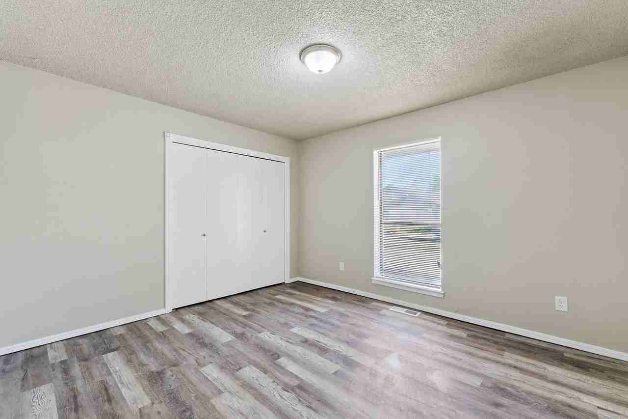 10505 Evergreen Ct - Photo 5 of 13