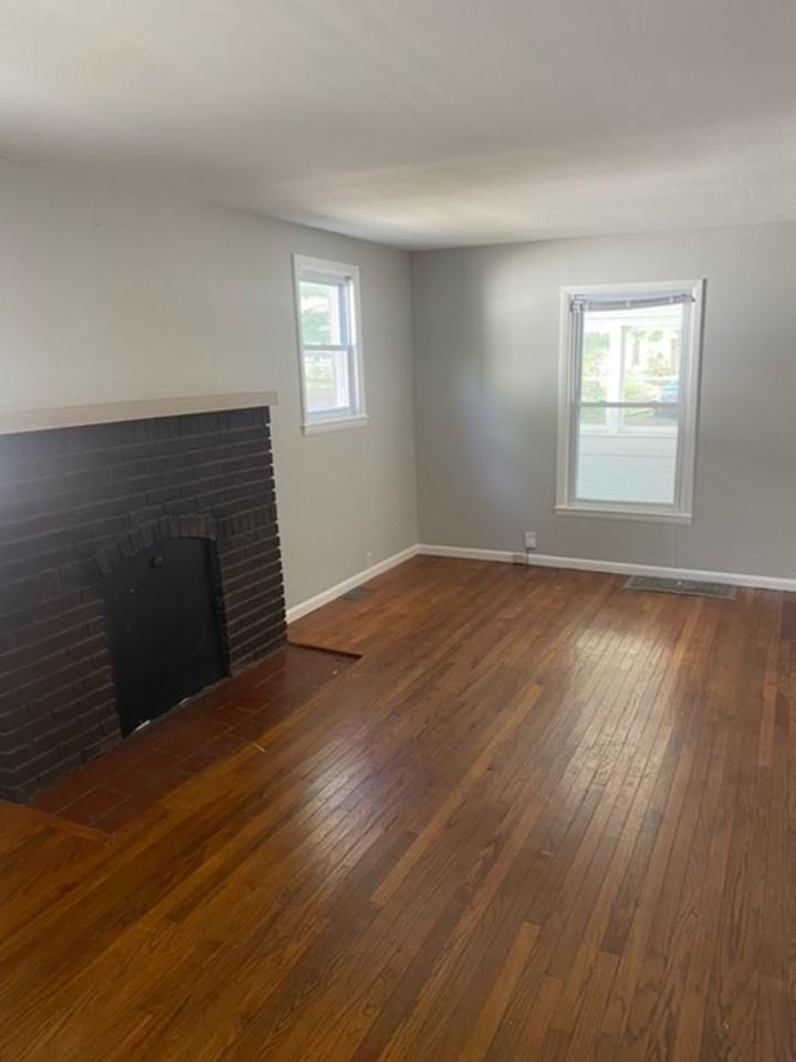 904 S Lincoln St - Photo 4 of 16