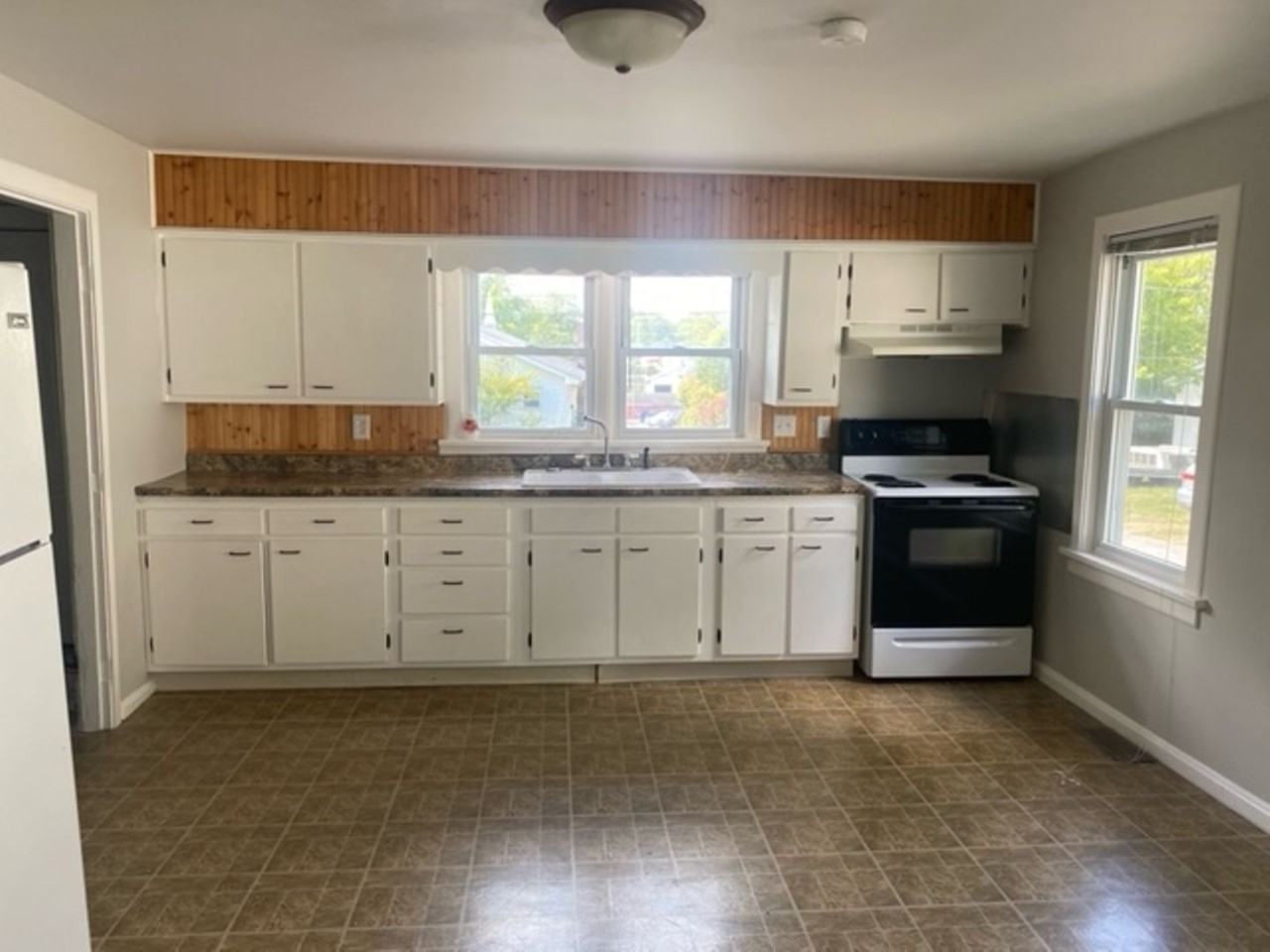 904 S Lincoln St - Photo 5 of 16