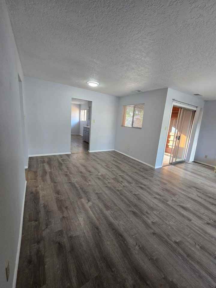 2701 Pennsylvania St Ne #A - Photo 4 of 15