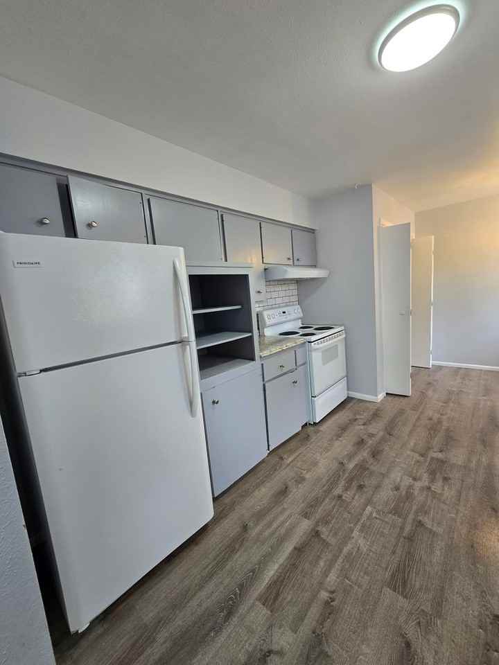 2701 Pennsylvania St Ne #A - Photo 7 of 15