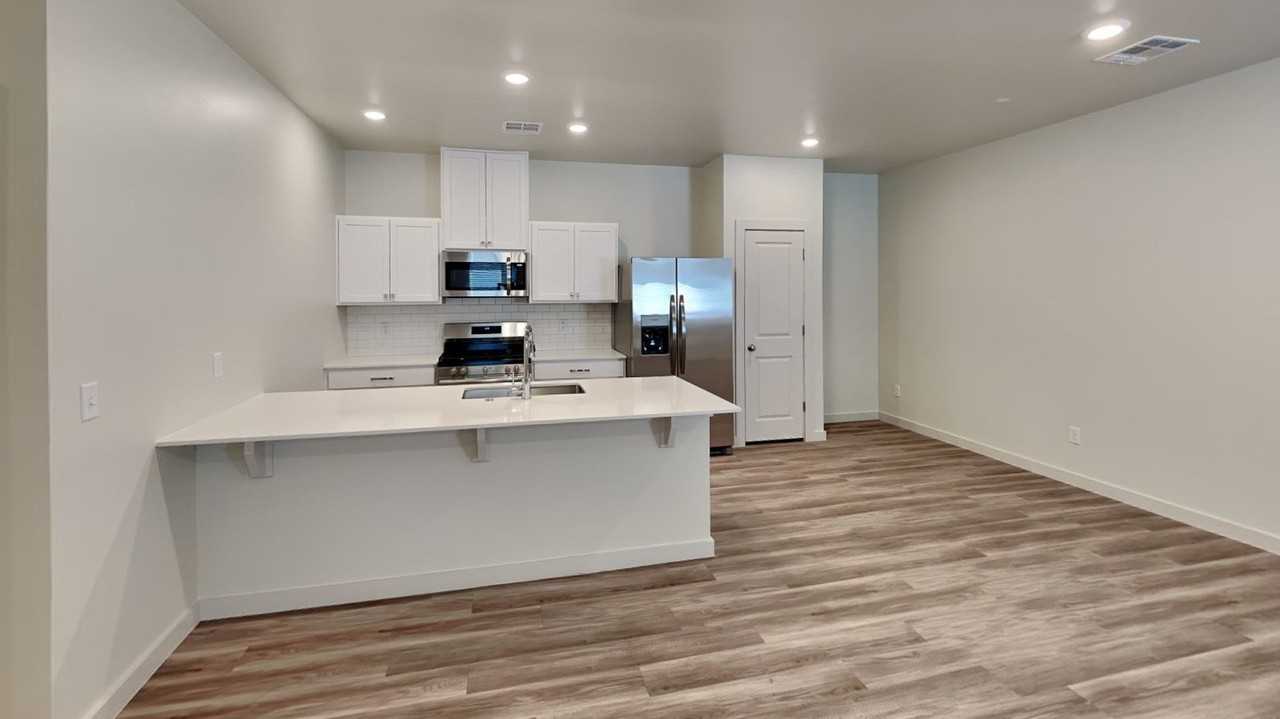 3711 North Divis Avenue - Photo 2 of 23